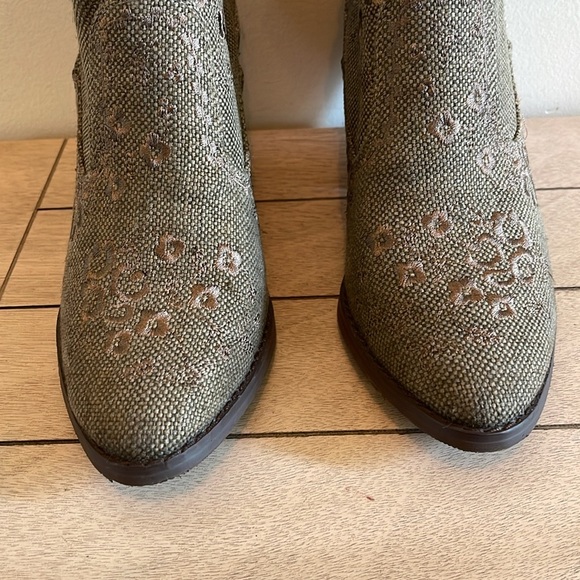 Naughty Monkey Sewn up Booties SZ 8.5 - Picture 8 of 8